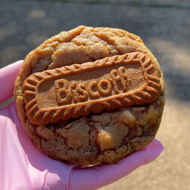 Stuffed Biscoff Cookie
